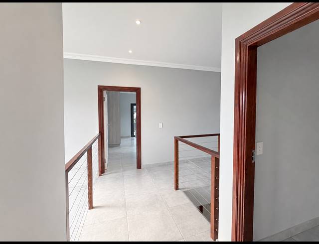 3 BEDROOM FREEHOLD TO LET IN SALT ROCK